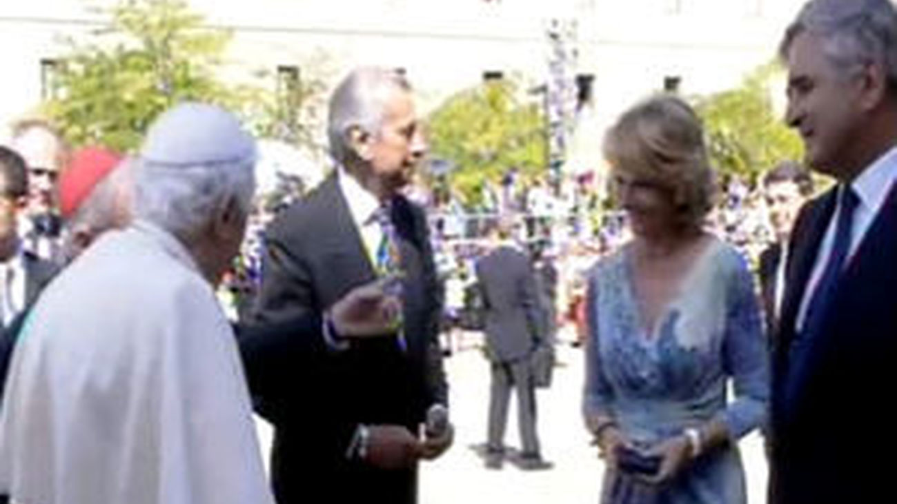 San Lorenzo de El Escorial recibe al papa con júbilo y con medalla de honor