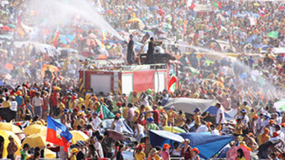 Cientos de miles de peregrinos esperan a Benedicto XVI en Cuatro Vientos
