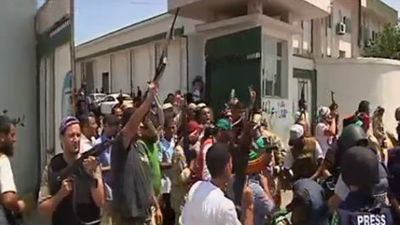 Los rebeldes toman el control de la carretera que va desde Trípoli hasta Sabha