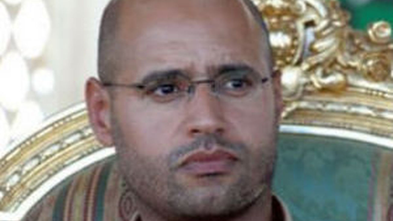 Seif al Islam, hijo menor de Gadafi, aparece en libertad anunciando que “están ganando”