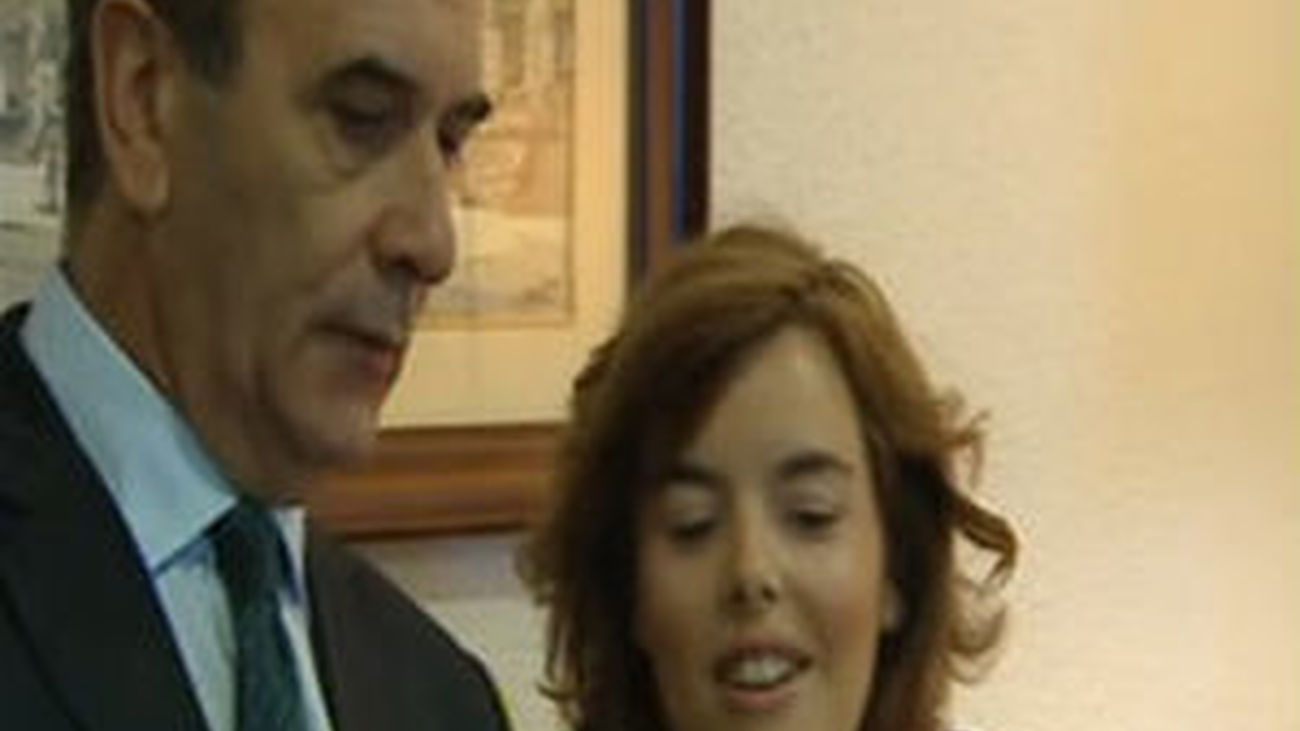 Gobierno y  PP se felicitan por un "buen acuerdo" sobre el déficit que da confianza