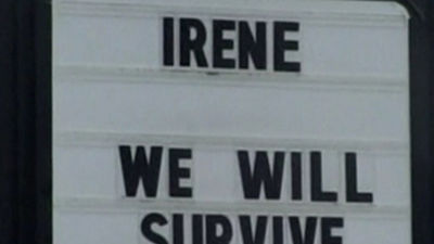 Las autoridades afirman que "lo peor de Irene ya ha pasado, pero aún es peligrosa"