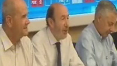 Rubalcaba a Zapatero: "Yo no lo hubiera hecho así, sino consultando al PSOE"