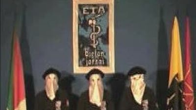 Los partidos exigen el fin de ETA, y a la izquierda abertzale, que se lo reclame