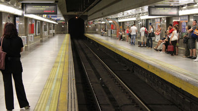 Metro reforzará el servicio en varias líneas por los actos del 12 octubre
