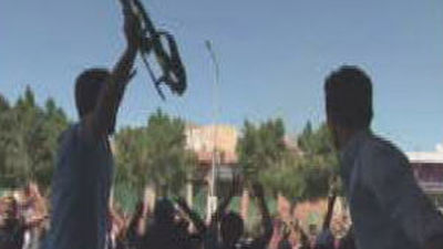 Bani Walid puede rendirse en horas entre confusión sobre paradero de Gadafi