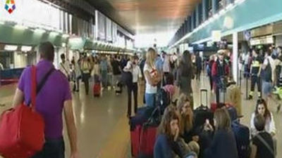 La huelga contra el plan de ajuste de Berlusconi deja a Italia prácticamente paralizada