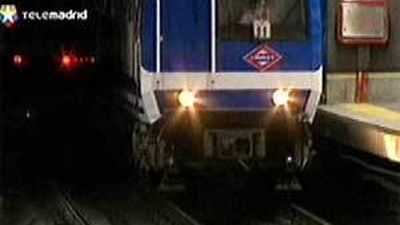 Una mujer con su hijo en brazos se arroja a las vías del Metro en Cuatro Caminos