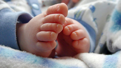 Los permisos por maternidad bajan un 6,27 % y los de paternidad un 7,23 %