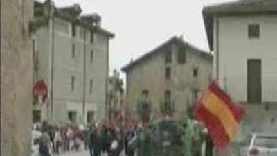 El Ayuntamiento de Alsasua, gobernado por Bildu, se mofa del Rey, el ejército y la policía