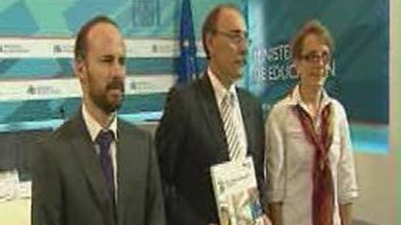 Esperanza Aguirre pide la dimisión del ministro de educación