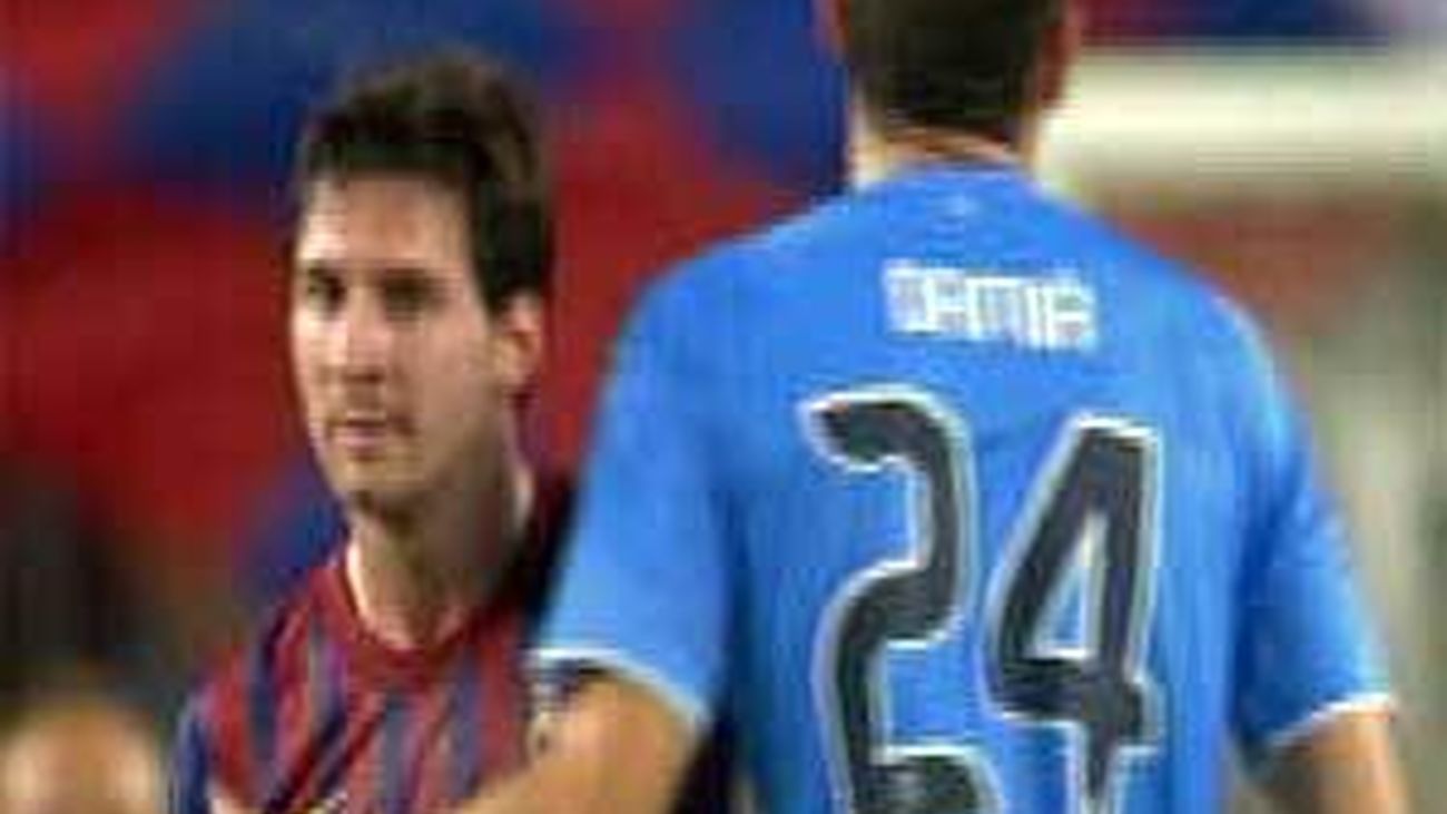 El Barcelona golea 8-0 al Osasuna, y el Valencia, Granada y Málaga ganan