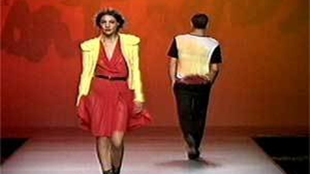Cibeles Madrid Fashion Week: Bellísimos colores  con patrones asimétricos y muy femeninos