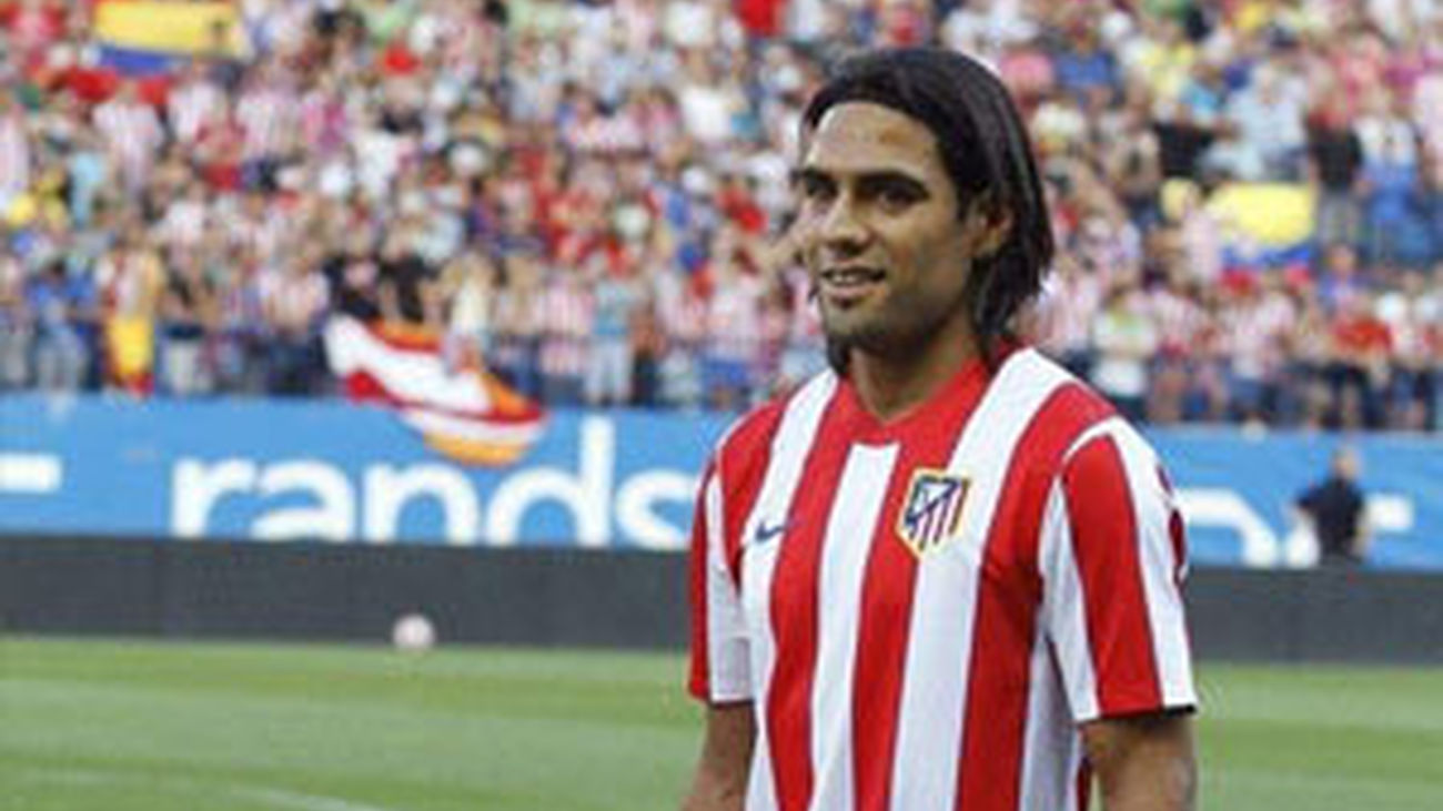 Falcao lidera un triunfo incontestable del Atlético