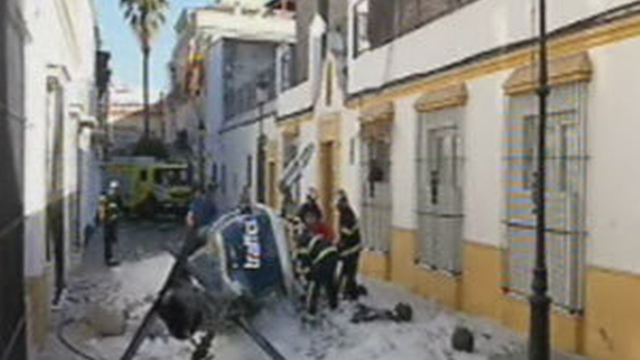 Tres mujeres heridas en un aterrizaje forzoso de un helicóptero en plena calle de El Puerto de Santa María