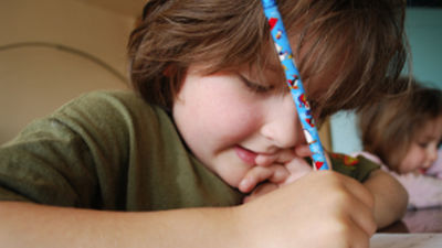 Veintiún colegios públicos de Madrid, uno  por distrito, abrirán hoy, día no lectivo