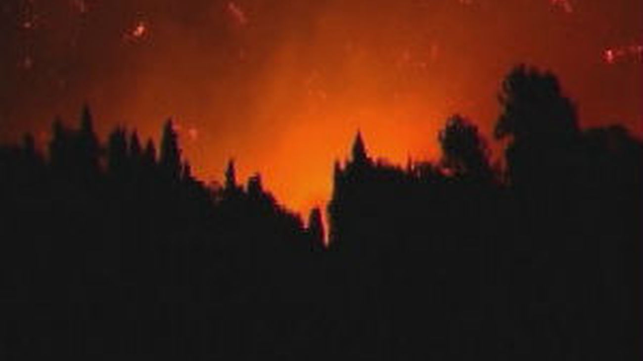 Unas mil personas tienen que ser evacuadas por un incendio  declarado en Ibiza