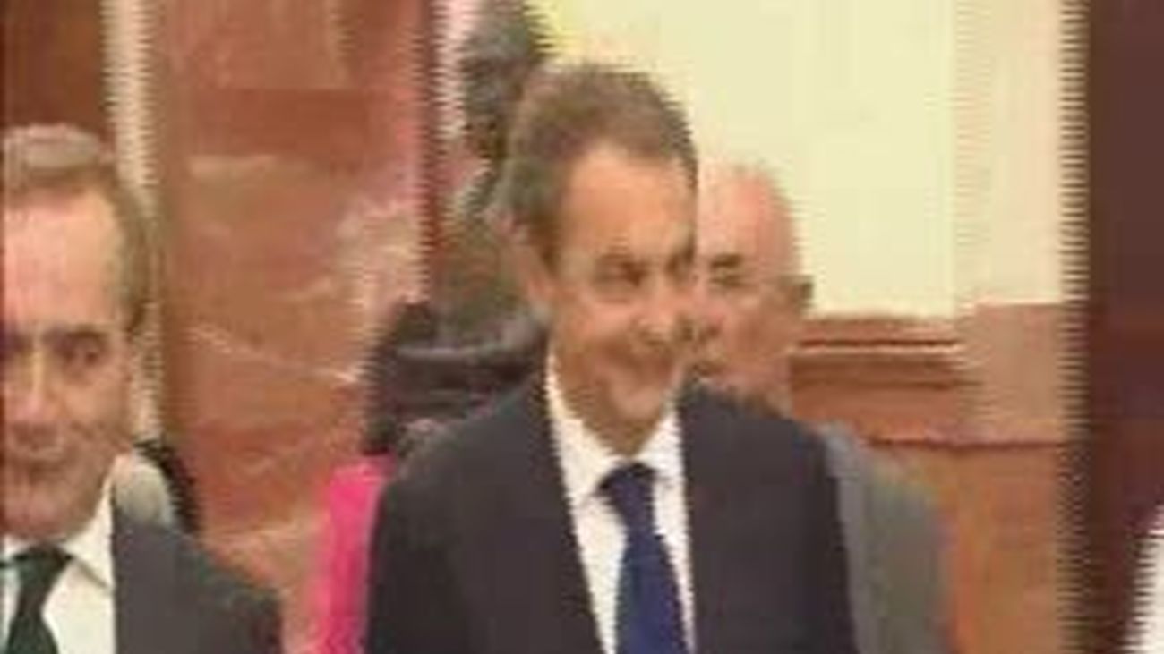 Zapatero dice que no se va satisfecho y Rajoy le responsabiliza de la herencia envenenada que deja