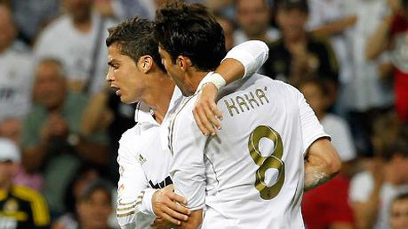 El Real Madrid golea al Ajax y Kaká vuelve a brillar