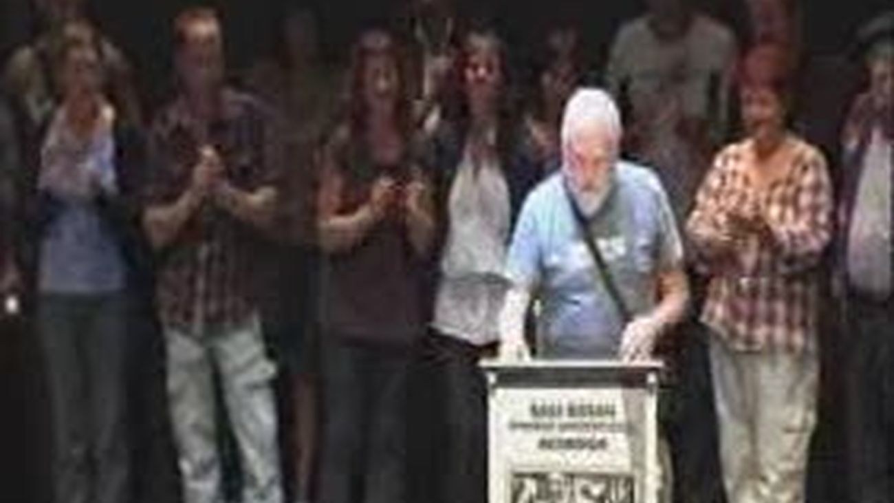 Zapatero tilda de "paso significativo" que los presos de ETA suscriban el Acuerdo de Gernika