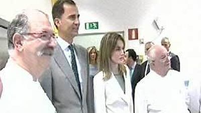 Los príncipes inauguran la primera Facultad de Gastronomía en ausencia de los cargos de Bildu