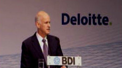 Papandreu dice que Grecia está en jaque y que las ayudas son inversión de futuro