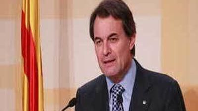Artur Mas plantea un impuesto "temporal"  para ricos y descarta bajar los tributos en 2012