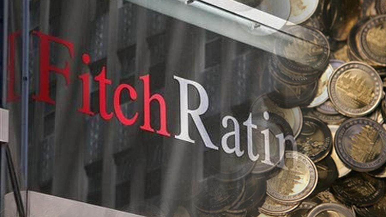 Fitch rebaja la calificación  a ocho comunidades autónomas