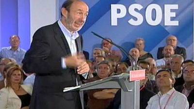 Rubalcaba propone un gran acuerdo para reducir concejales y parlamentarios
