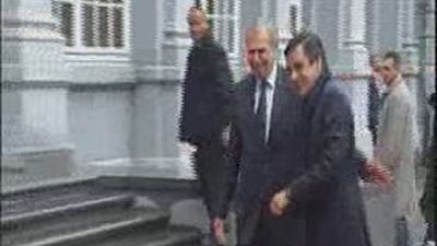 Merkel y Sarkozy estudian una recapitalización de la banca europea