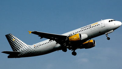 International Airlines Group considera presentar una OPA sobre el 100 % de Vueling