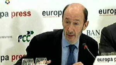 Rubalcaba recomienda a Fernández Vara que "hable  menos"