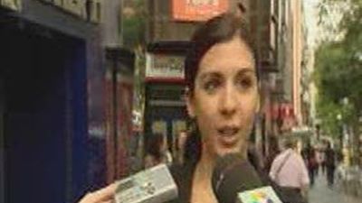 Un hombre entra armado en una sucursal bancaria de Madrid y escapa  en el Metro