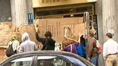 La propietaria del hotel ocupado presenta denuncia ante la Policía