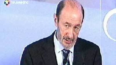 Rubalcaba reivindica lo público y llama  a renovar el proyecto socialdemócrata