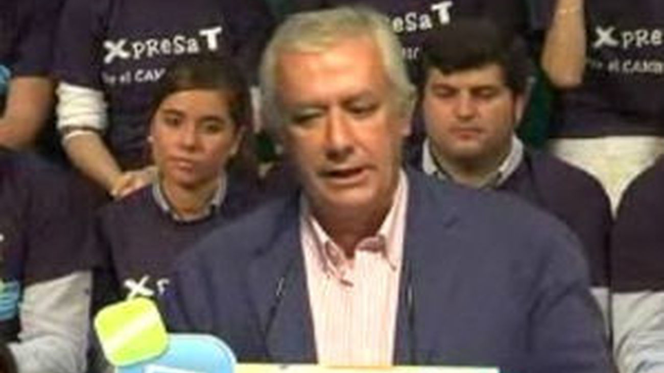 Arenas pide a ETA su disolución definitiva y garantiza  que el PP nunca olvidará a las víctimas