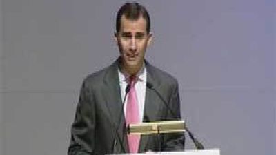 La competitividad y la formación ayudarán a salir de la crisis, segun el Príncipe