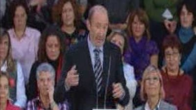 Rubalcaba avisa a Rajoy de que defenderá el derecho  al aborto y le acusa de querer volver a 1985