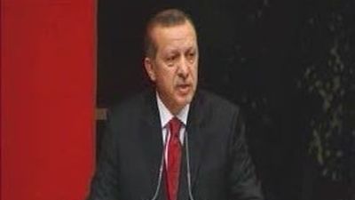 Turquía acepta ahora ayuda exterior en el seísmo tras contabilizar 471 muertos