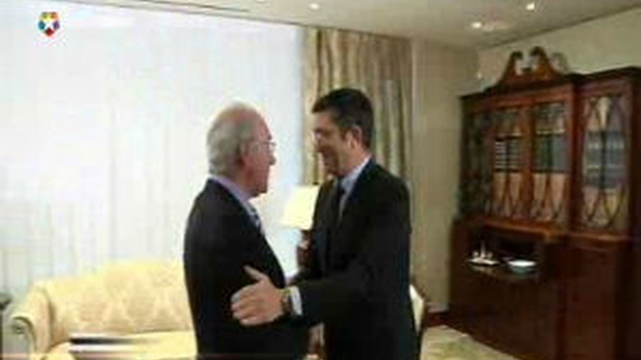 Los cuatro lehendakaris apuestan por hacer irreversible el cese de ETA