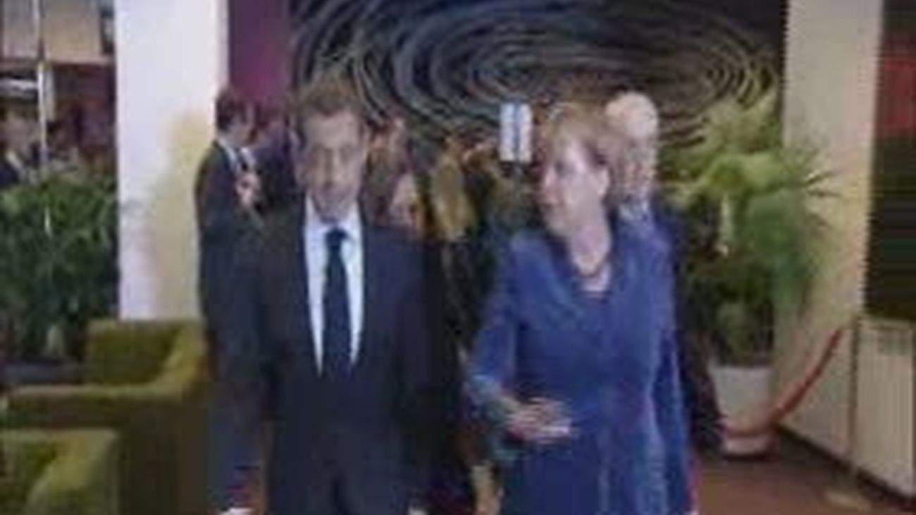 Los líderes europeos pactan con la  banca un impago del 50% de la deuda griega