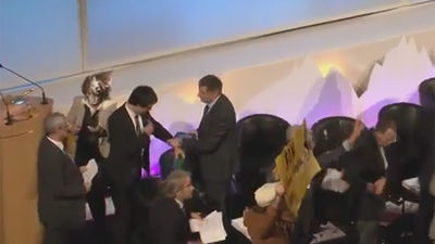 Piden cinco años para los cuatro acusados de lanzar tartas a Yolanda Barcina