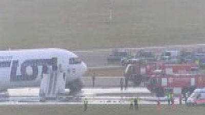 Aterrizaje de emergencia sin heridos, en Varsovia