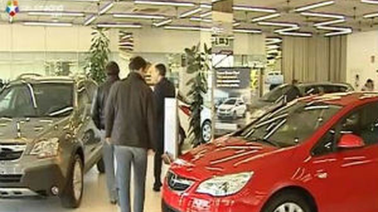 Las ventas de coches caen un 6,7% y retroceden a niveles de 1993