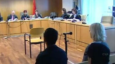 Comienza el juicio a una madre y a su pareja acusados de maltratar y golpear a una bebé