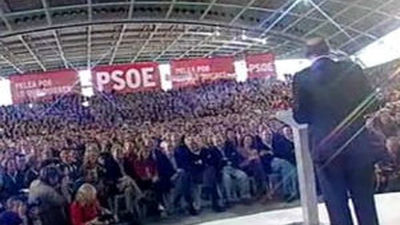 Rubalcaba apela al voto de los indecisos y Guerra mete a ETA en campaña