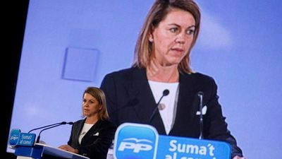 Cospedal: "No pueden venir de bomberos, quienes han metido a la economía española en la crisis"