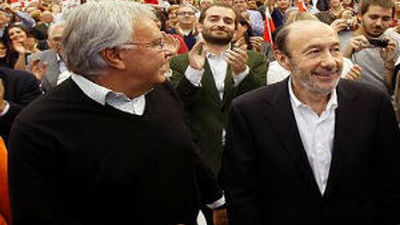 Rubalcaba y González reivindican el pasado del PSOE como garantía de futuro