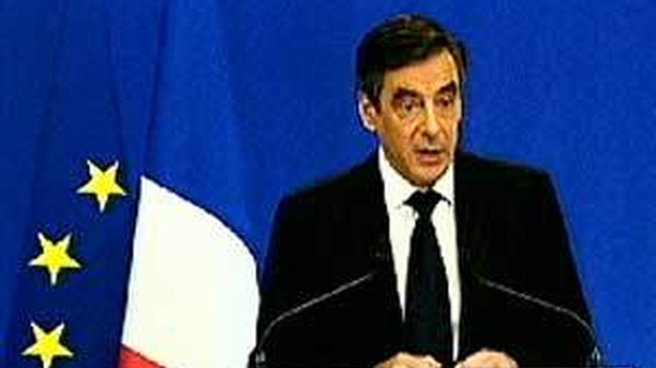 Francia adopta un plan de ahorro para lograr el equilibrio financiero en 2016