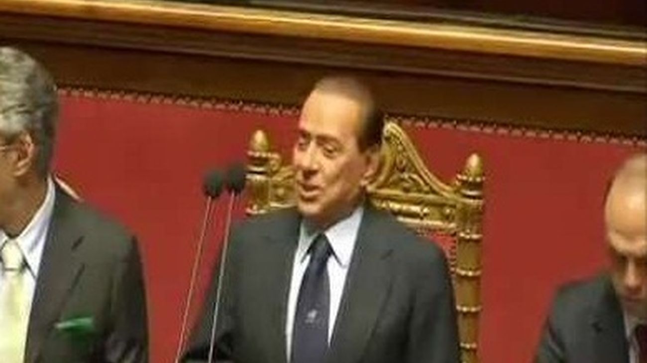 Berlusconi  no piensa dimitir y someterá al voto del parlamento las reformas prometidas en la UE